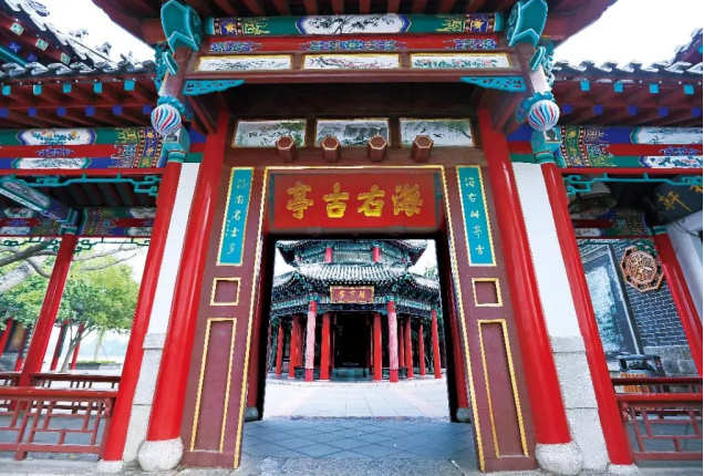 一湖碧波一湖詩